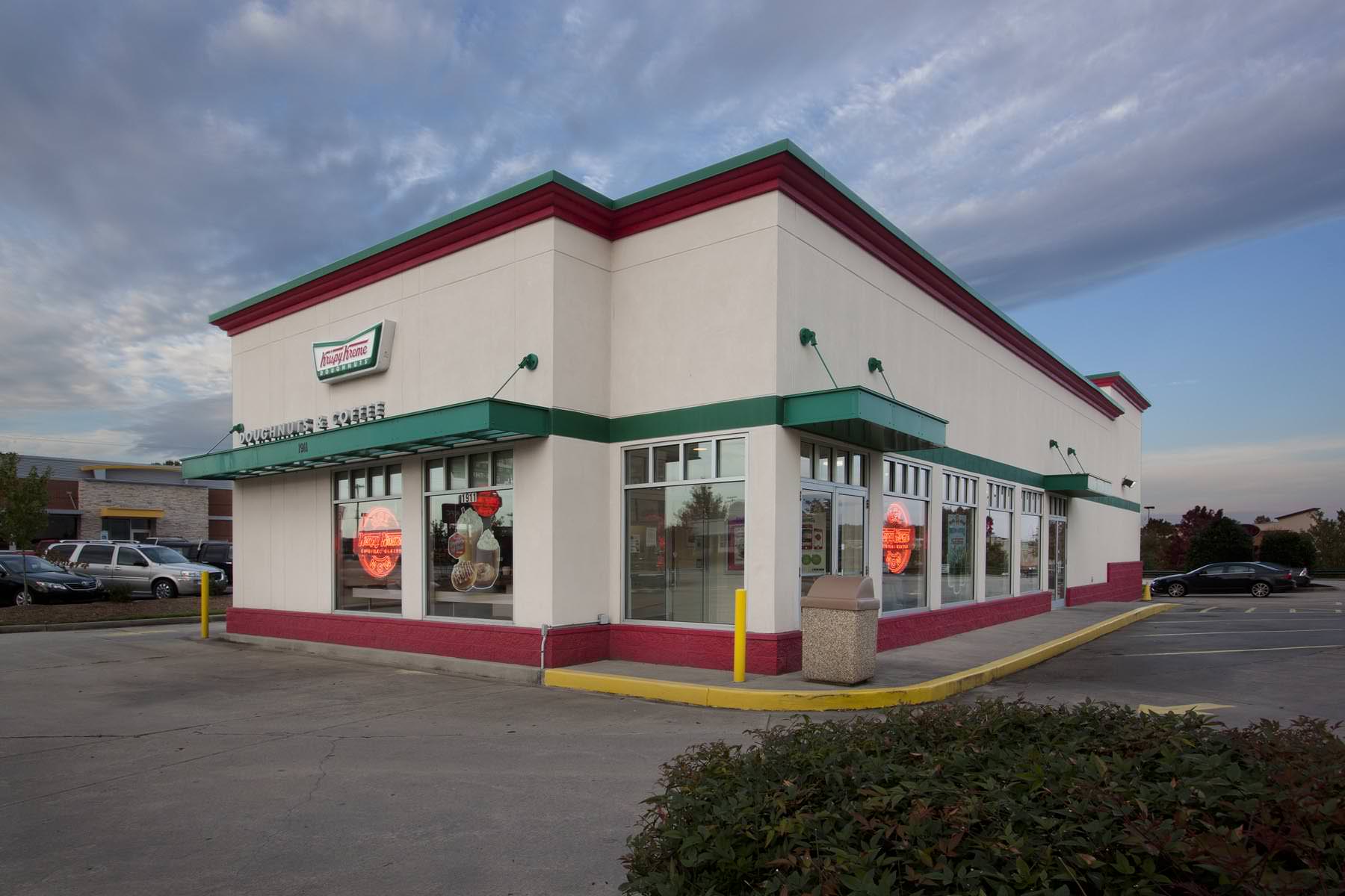 Krispy Kreme Hendersonville Exterior
